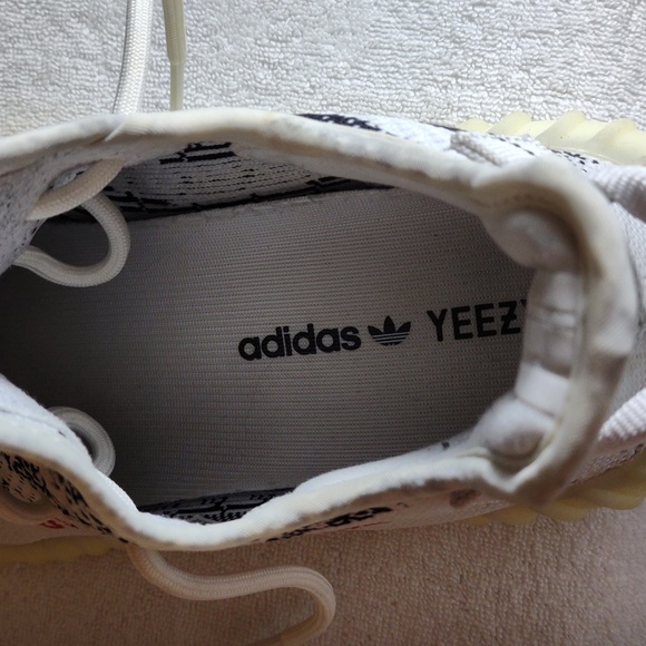 Adidas / Kanye Yeezy Boost 350 V2 Sneakers - WH/BK - Size 10.5 - Picture 12 of 17